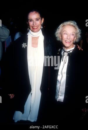 Beverly Hills, Kalifornien, USA 4 Uhr April 1995 Schauspielerin Geraldine Chaplin nimmt an den 40. Jahrestag Screening von 'Doctor Schiwago' am 4. April 1995 bei Samuel Goldwyn Theater in Beverly Hills, Kalifornien, USA. Foto von Barry King/Alamy Stock Foto Stockfoto
