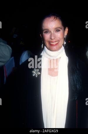Beverly Hills, Kalifornien, USA 4 Uhr April 1995 Schauspielerin Geraldine Chaplin nimmt an den 40. Jahrestag Screening von 'Doctor Schiwago' am 4. April 1995 bei Samuel Goldwyn Theater in Beverly Hills, Kalifornien, USA. Foto von Barry King/Alamy Stock Foto Stockfoto