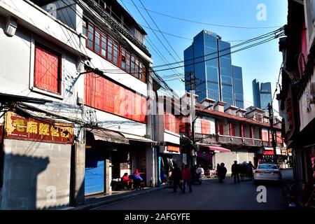 Straße in der Altstadt von Shanghai. Stockfoto