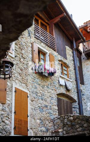 Via Fratelli Bandiera, Canale di Tenno, Trentino-Südtirol, Italien Stockfoto