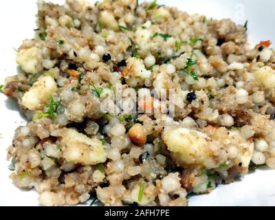 Indische Gericht aus sagomark namens Sabudana khichdi, in der Regel während des Fastens Tage gegessen, Stockfoto