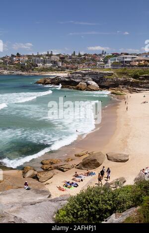 Sydney Strand; Nähe: Tamarama Beach, ein kleiner Sandstrand in Sydney im Frühjahr die Sonne gesehen, Sydney, Australien Stockfoto