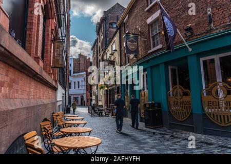 LIVERPOOL, Großbritannien - 13 August: Das ist eine kleine Straße in der Cavern, einem Gebiet, bekannt für die Beatles und ihre Bars und Nachtklubs auf Augu Stockfoto