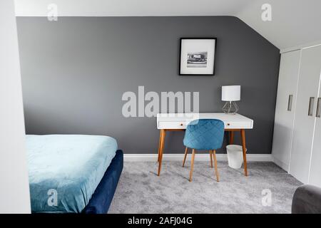 Interieur eines Hauses, dachbodenumwandlung Schlafzimmer Stockfoto