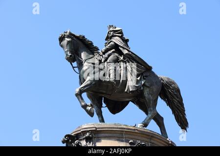 PHILADELPHIA, USA - 12. JUNI 2013: George Washington Monument in Philadelphia. Die Statue wurde 1897 von Rudolf Siemering (1835-1905). Stockfoto