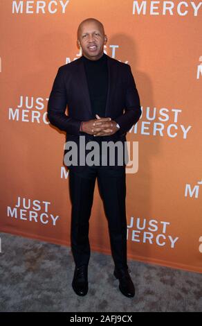 New York, NY, USA. 15 Dez, 2019. Bryan Stevenson in der Ankunftshalle für nur Barmherzigkeit Film Feier, die Edition Hotel, New York, NY 15. Dezember 2019. Credit: RCF/Everett Collection/Alamy leben Nachrichten Stockfoto