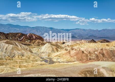 Zabriskie Point, diese kurze Wanderung zu einem spektakulären Blick ist einer der bekanntesten Parks im Death Valley, USA Stockfoto