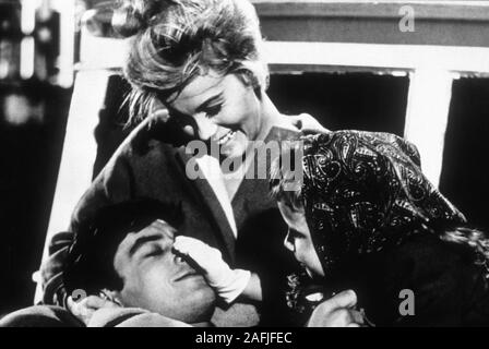 Sobald ein Dieb Jahr: 1965 Frankreich/USA Regie: Ralph Nelson Ann-Margret, Alain Delon Stockfoto