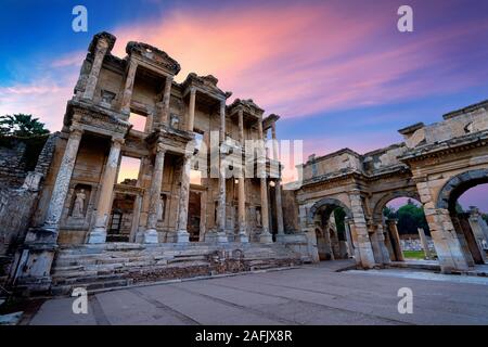 Celsus Bibliothek in Ephesus antike Stadt in Izmir, Türkei. Stockfoto