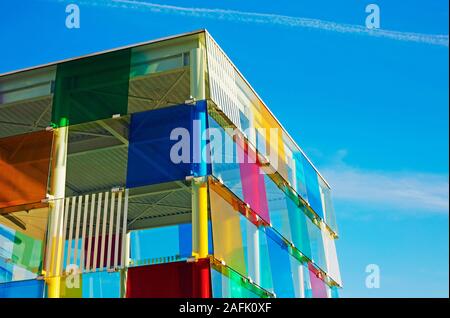 Das Centre Pompidou Museum für Moderne Kunst gegen den blauen Himmel Stockfoto