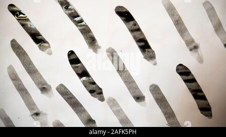Schwarze Schilder mit Gouache und Pinsel gezeichnet. Stockfoto
