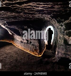 Höhlen von Hella, Island. Mann aus Höhlen, könnte durch die Kelten, die Island vor der offiziellen Nordischen Siedlung bewohnt werden, Ende 9. Stockfoto