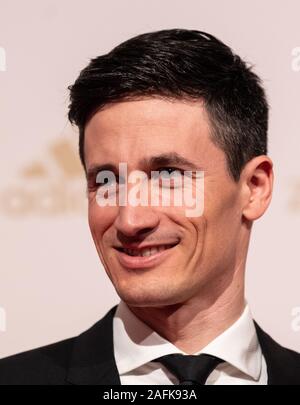 Baden Baden, Deutschland. 15 Dez, 2019. Der ehemalige Skispringer Martin Schmitt wird über sie abgestimmt werden portsman's des Jahres" auf dem roten Teppich im Kurhaus. Quelle: Patrick Seeger/dpa/Alamy leben Nachrichten Stockfoto