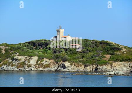 Île du Grand Rouveau und seinem Leuchtturm, zu den Îles des Embiez im Archipel Embiez aus Six-Fours-les-Plages Var Provence Frankreich Stockfoto