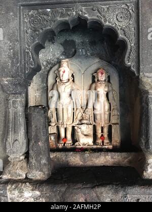 Ajanta Höhlen Hindu Gott Götzen in Mumbai, Indien. Stockfoto