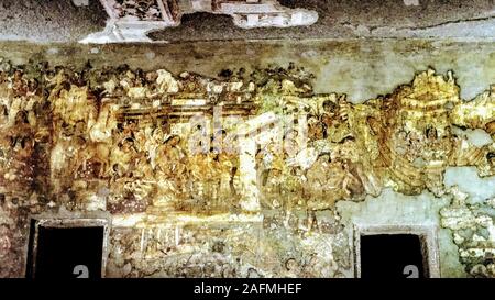 Die Bilder in der Ajanta Höhlen überwiegend die Jataka Geschichten erzählen. Diese sind buddhistische Legenden, die den vorangegangenen Leben des Buddha. Stockfoto