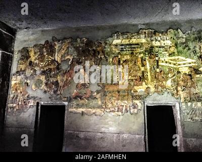 Die Bilder in der Ajanta Höhlen überwiegend die Jataka Geschichten erzählen. Diese sind buddhistische Legenden, die den vorangegangenen Leben des Buddha. Stockfoto