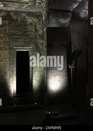 Die Bilder in der Ajanta Höhlen überwiegend die Jataka Geschichten erzählen. Diese sind buddhistische Legenden, die den vorangegangenen Leben des Buddha. Stockfoto