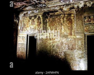 Die Bilder in der Ajanta Höhlen überwiegend die Jataka Geschichten erzählen. Diese sind buddhistische Legenden, die den vorangegangenen Leben des Buddha. Stockfoto