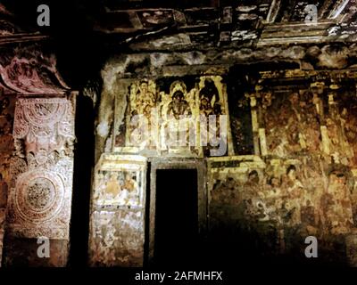 Die Bilder in der Ajanta Höhlen überwiegend die Jataka Geschichten erzählen. Diese sind buddhistische Legenden, die den vorangegangenen Leben des Buddha. Stockfoto