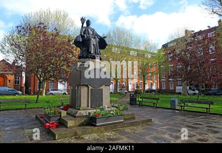 Bridgwater war Memorial, King Square,Bridgwater,Somerset, Südwestengland, Großbritannien von John Angel, 'Zivilisation als sitzende Frau' Stockfoto