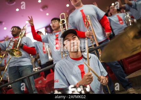 Houston, Texas, USA. 15 Dez, 2019. Der Geist von Houston Cougar Band führt während der NCAA Basketball Spiel zwischen der Oklahoma State Cowboys und den Houston Cougars am Fertitta Center in Houston, Texas. Oklahoma State besiegt Houston 61-55. Prentice C. James/CSM/Alamy leben Nachrichten Stockfoto