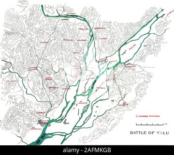 . Von der Yalu in Port Arthur: Einen persönlichen Datensatz. urch die Flossen Flüsse die weite Ebene in Inseln thatseparated. Weg zu theEast ein Wilder Wald Land zu Jäger gegeben. Gegen Abend, als die Mündung öffnete seine Arme in die embraceof das Meer, stieg der Rauch einer Stadt im Schatten ofreceding Hügel. Zwischen Stadt und Wald wurden scatteredhamlets und Gehöfte, die geschützten ein Rennen der weiß gekleideten Bauern. Eine seltsame Stille brütete über thevalley: Die Luft war aufgeladen mit Geheimnis: und mountainand Fluss schwere wurden mit Vorzeichen. Das große Herz ofnature hatte aufgehört zu schlagen und das Leben i Stockfoto