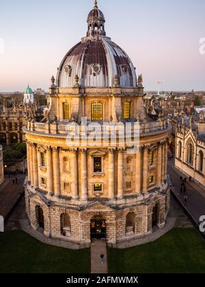 Radcliffe Camera Oxford, Nachts, Radcliffe Square, Universität Oxford, Oxford, Oxfordshire, England, UK, GB. Stockfoto