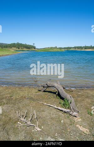 Lake berryessa blauer Himmel Sommer Kalifornien Stockfoto