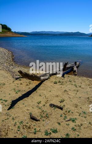 Lake berryessa blauer Himmel Sommer Kalifornien Stockfoto