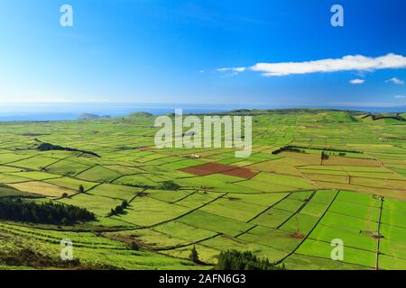 Blick vom Miradouro Serra do Cume. Terceira Island, Azoren Stockfoto