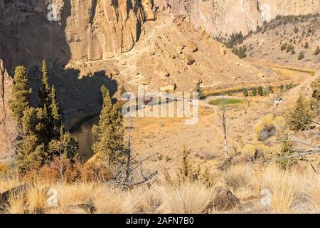 Einer der Wanderwege durch Smith Rock State Park, Terrebonne Stockfoto