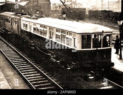 1930 Foto TYNESIDE VENTURE - 1931 der Diesel Abteilung von Armstrong Whitworth begann mit dem Bau von drei schweren diesel-elektrischen Triebwagen, die unter dem Namen der 'Tyneside Partnerunternehmen", "Lady Hamilton" & "Northumbrian'. Sie wurden von einem Armstrong-Sulzer sechs Zylinder 250 Ps 4-takt Dieselmotor GEC elektrische Anlagen gekoppelt mit Strom versorgt. Dies zeigt die Tyneside Venture in Newcastle bereit für London zu verlassen. Stockfoto