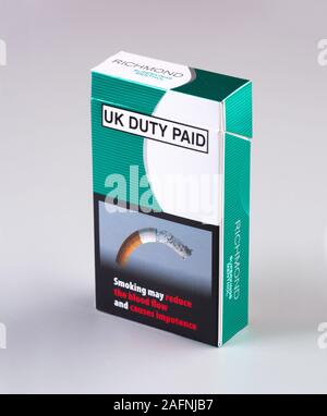 Britische Duty bezahlte Texte auf Zigarettenschachtel Stockfoto