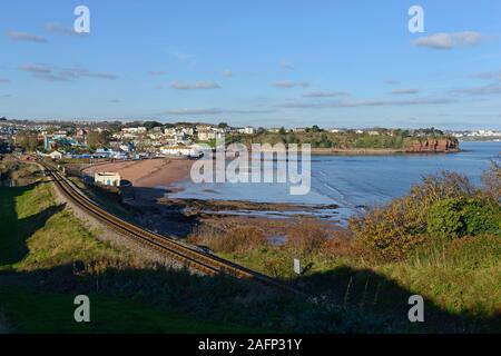 Blick auf Goodrington Sands, Paignton, Devon, aus dem Süden, mit dem Titel der Paignton und Dartmouth im Vordergrund. Stockfoto
