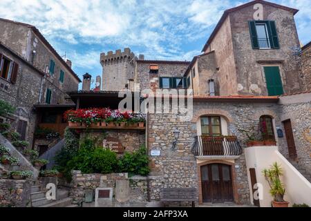 Der Hauptplatz der Stadt von Capalbio in der Toskana Italien Stockfoto