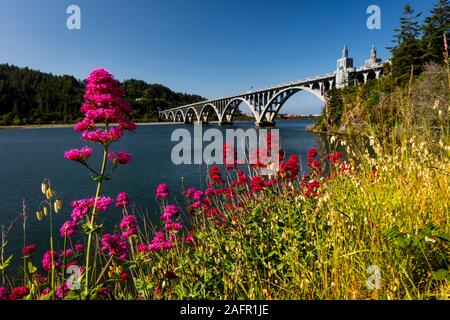 Mai 31, GOLD BEACH, ODER, USA-Isaac Lee Patterson Brücke, auch als der Rogue River Bridge Gold Beach, Oregon bekannt Stockfoto