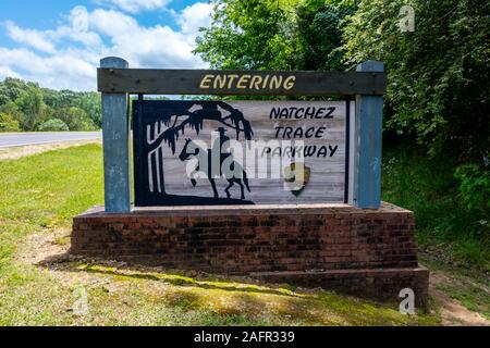 APRIL 27, 2019 - Louisiana, USA - Eingabe von Natchez Trace Parkway, Louisiana - 444 km lang Stockfoto