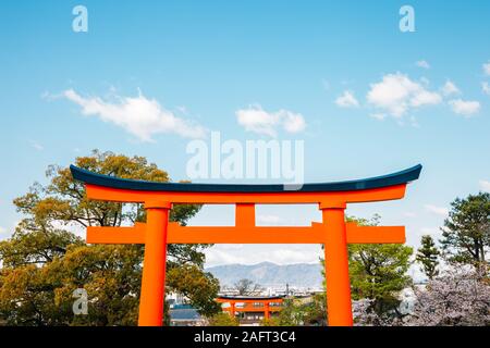 Fushimi Inari Schrein torii Tore in Kyoto, Japan Stockfoto