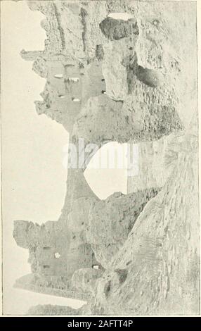 . Ein Besuch der Russen in Zentralasien. Die Russen frei durch den zurückweichenden Dünen. Eine singularinstance dieses Phänomen hat placein England auf der Küste von Norfolk, wo Eccleschurch nach und nach im Sand versenkt wurde. Bis 1839 Die ganze Kirche begraben, die 1862 den Turm wieder aufgetaucht, und im Jahr 1892 den Weg sandscleared auf der landwärtigen Seite. Die Dünen sind meist aus zehn totwenty Füße hoch, aber einige sind wie littlehills voll hundert Fuß hoch, in einigen placeshigher. Decken Sie die Ebene und Folgen insuccessive Zeilen hintereinander, nur likethe Spuren hinterlassen von Wave Ripple Stockfoto