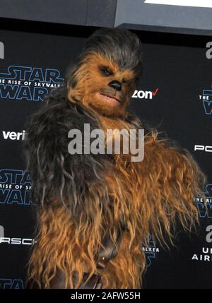 Hollywood, Kalifornien, USA, 16. Dezember 2019 Chewbacca besucht Lucasfilm die Weltpremiere von 'Star Wars: Der Aufstieg der Skywalker' am 16 Dezember, 2019 in Hollywood, Kalifornien, USA. Foto von Barry King/Alamy leben Nachrichten Stockfoto