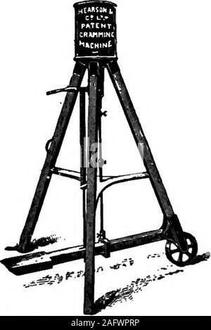 . Das Geflügel Handbuch. Eine komplette Anleitung für den Züchter und Aussteller... In den Jahren 1904 und 1905, Hearsons Incubatorswere an fsme UniversityCollege getestet, Lesen, mit otherhot - Wasser und Hot-airmachines, das Ergebnis jedes Jahr beingthat HEARSONS Brutschränken ausgebrütet der höchsten pro-Centage von Eiern aufgezeichnet. HEARSONS Cramming Maschine. Für die Zwangsernährung ofChickens, Truthähne, etc. HYDROTHERMIO IVIOTHER fördern. Stockfoto