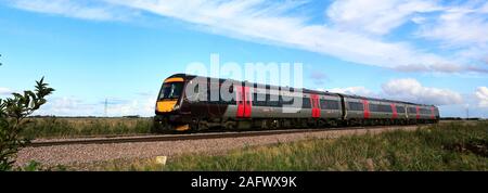 Cross Country Turbostar 170636 vorbei Whittlesey Stadt, Flussauen, Cambridgeshire, England Stockfoto