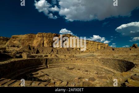 September 6, 2019, New Mexico, USA - Chaco Canyon, indianischen Ruinen, bei Sonnenuntergang Stockfoto