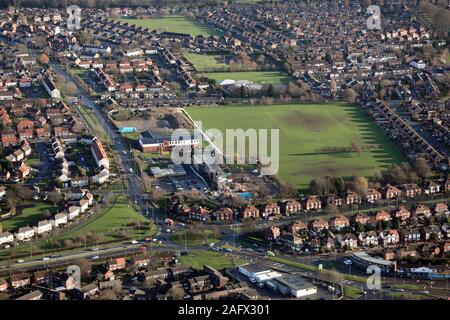 Luftaufnahme von Crossgates & Stanks zeigt die A 64 A 6120 Kreisverkehr an der Ring Road, Leeds Stockfoto