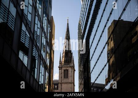 Wolkenkratzer auf der Plantation Lane einschließlich der Gebäude, der "Walkie Talkie" dominieren die Londoner City Skyline im Finanzzentrum von London, England, Großbritannien Stockfoto