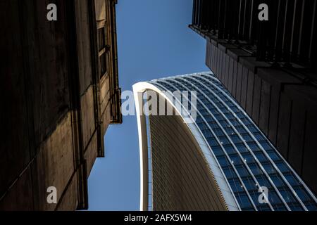 Wolkenkratzer auf der Plantation Lane einschließlich der Gebäude, der "Walkie Talkie" dominieren die Londoner City Skyline im Finanzzentrum von London, England, Großbritannien Stockfoto