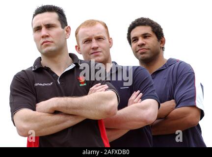 Drei von Wales und capatins für die Tour Down Under abgebildet an das Tal von Glamorgan Hotel heute (Sonntag, 11/5/03). Abgebildet sind nach rechts Stephen Jones, Martyn Williams und Colin Charvis links, Stockfoto