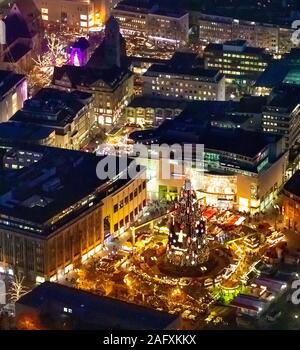 Luftbild, Weihnachtsmarkt Dortmund zwischen Reinoldikirche und Hansamarkt, der größte Weihnachtsbaum der Welt, Dortmund, Ruhrgebiet, Nordrhein-W Stockfoto