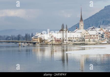 Historische Altstadt Stein am Rhein mit der St. George's Abbey im Winter, Kanton Schaffhausen, Schweiz Stockfoto